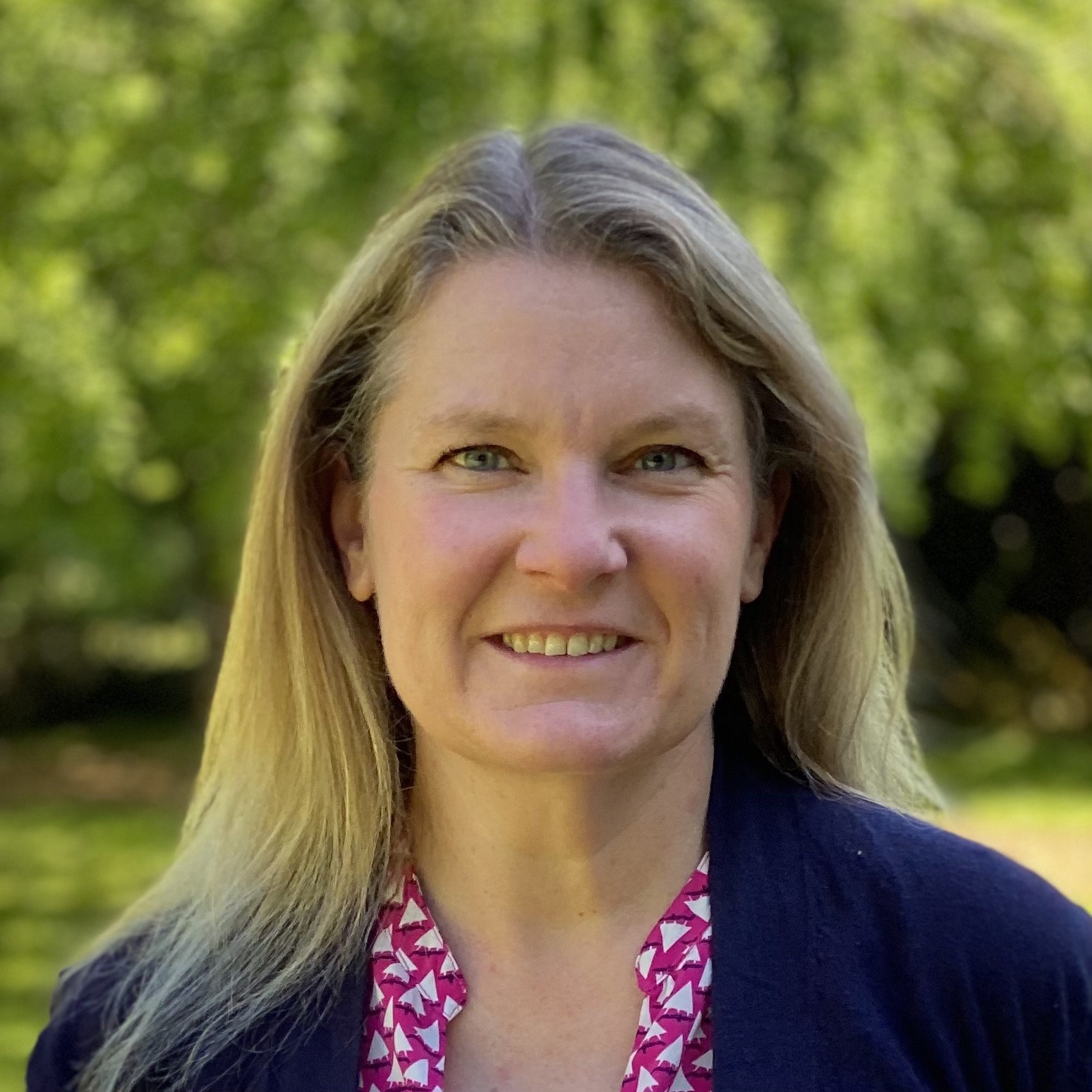 hilary nixon headshot