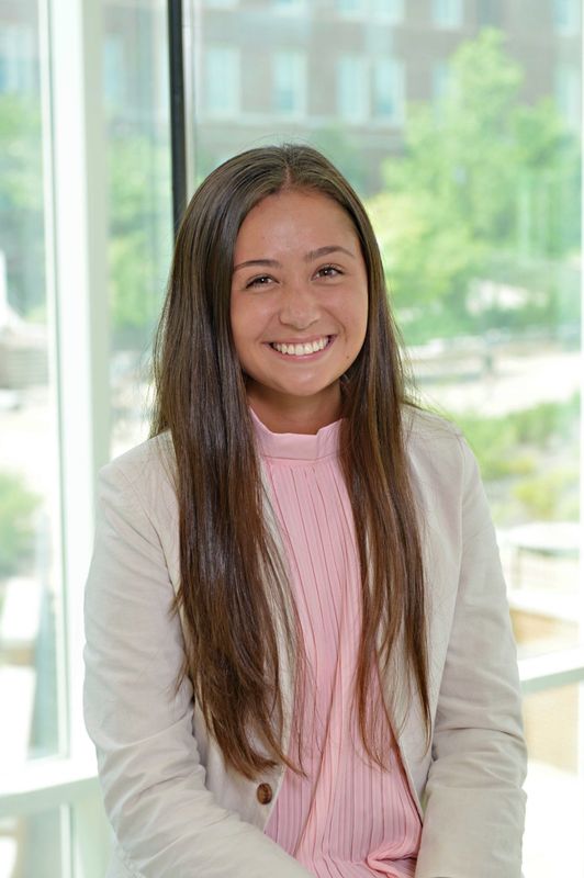 alana hattenstein headshot