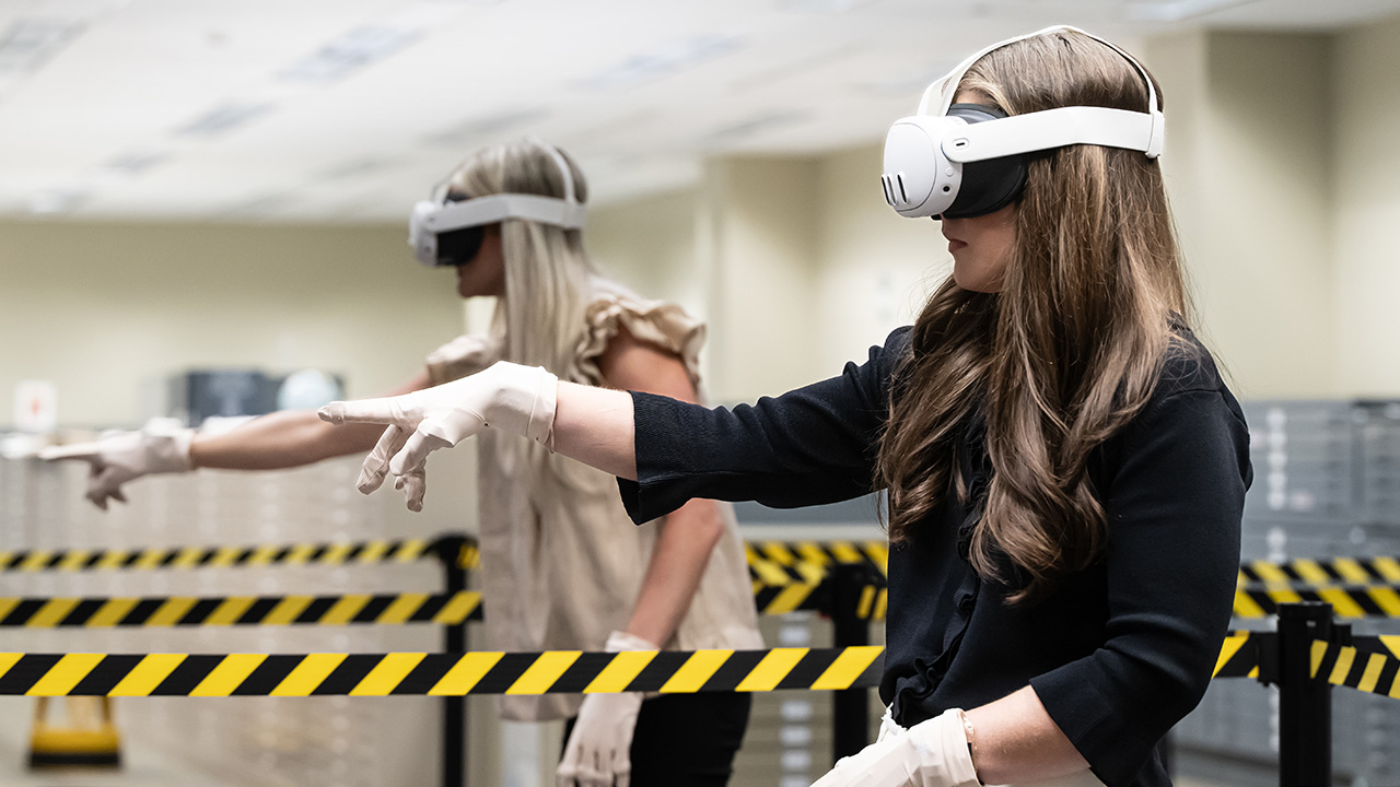 College of Nursing faculty use VR to simulate real-world situations for students.