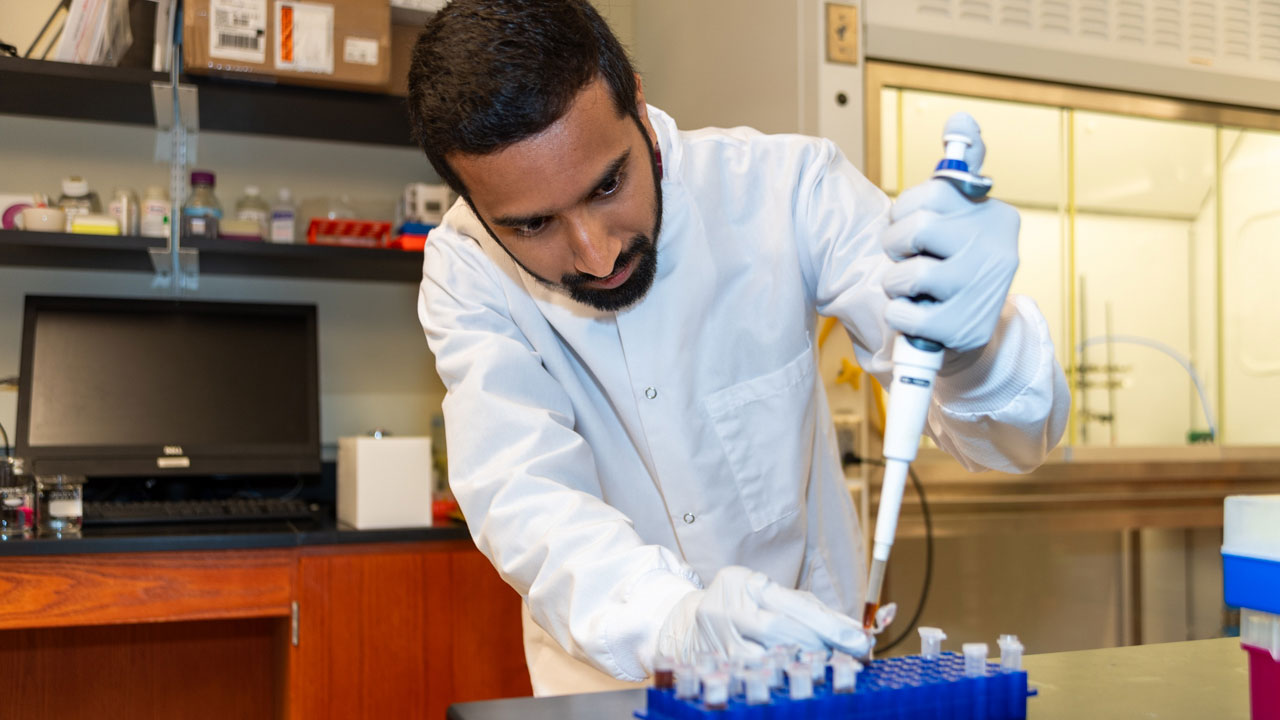 Abhinav Sannidhi is Nanoxort's research and development manager and the principal investigator on the Small Business Innovation Research Phase II grant-winning project, “Novel size-changing, gadolinium-free contrast agent for magnetic resonance angiography.”