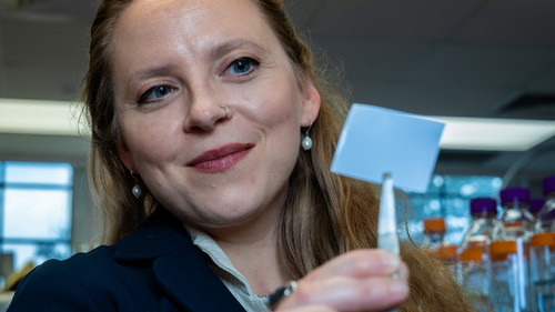 A generic square placeholder image with rounded corners in a figure.