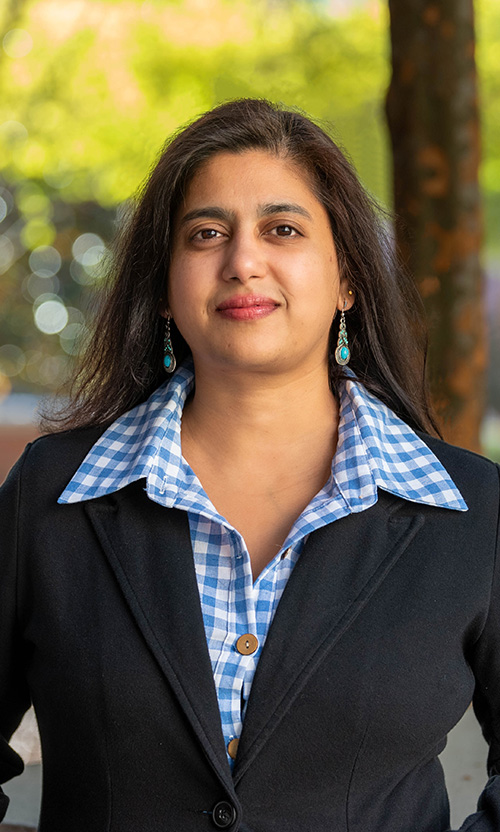 Headshot - Suhasini Gururaja