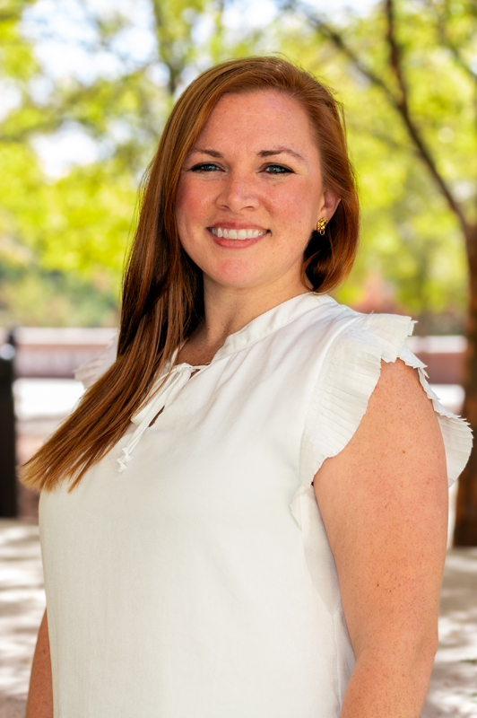 Headshot - Mary Beth Bugg