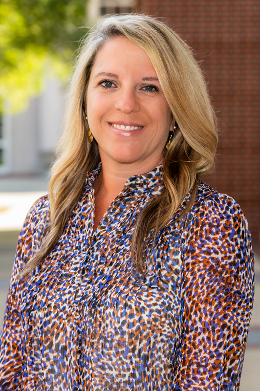 Headshot - Carla Nelson