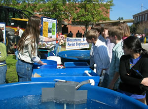 BSEN senior Kate Roberts explains biofiltrati