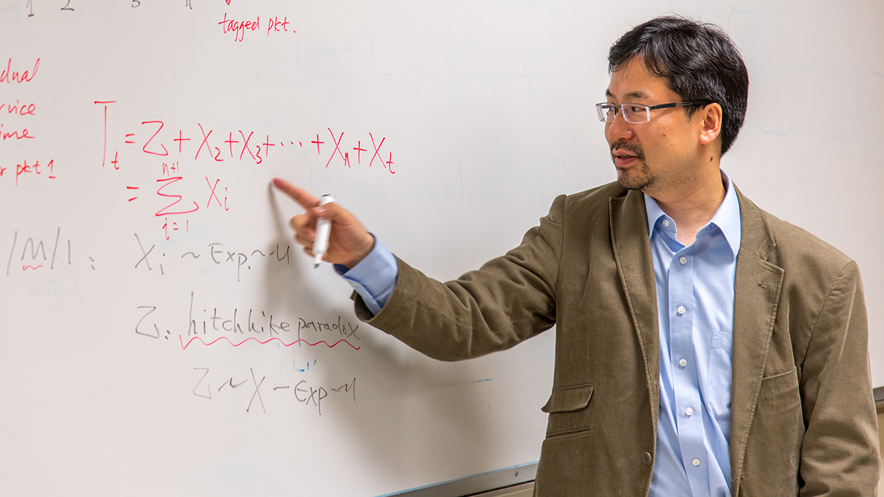 Shiwen Mao’s research spans critical areas of wireless engineering and computer science, from multimedia transport over wireless networks to cutting-edge applications of artificial intelligence.