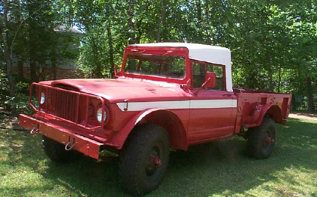 Side view of M715